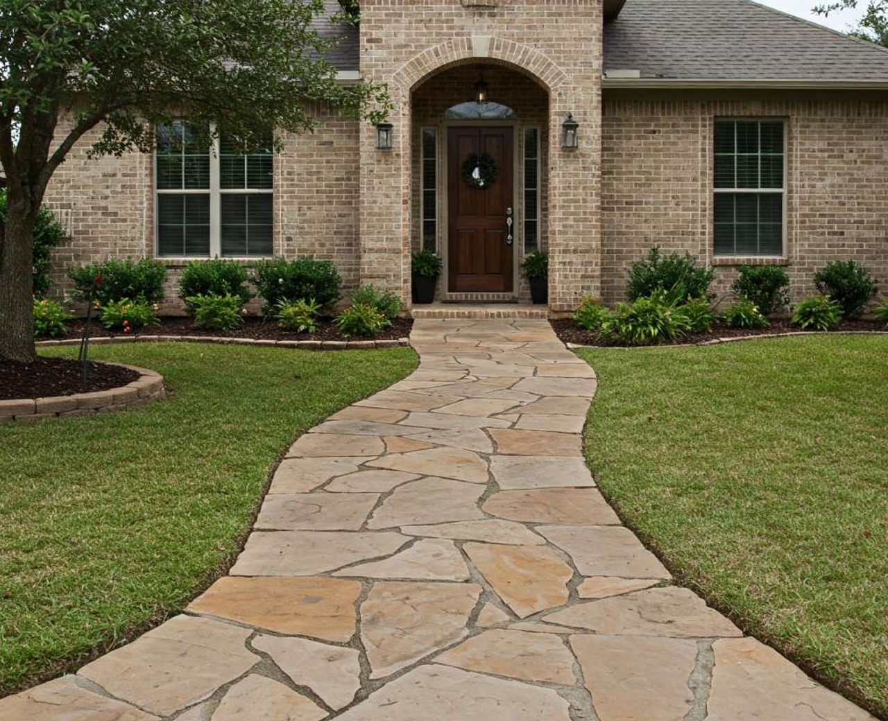 Beautiful outdoor
        landscape